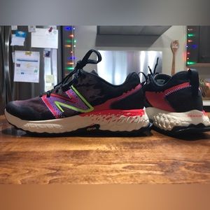 New Balance Fresh Foam Hierro v7 trail running shoes size 10.5 new without tags